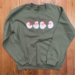 Gildan Santa Crewneck Sweatshirt Army Green Soft Size Medium, NWOT